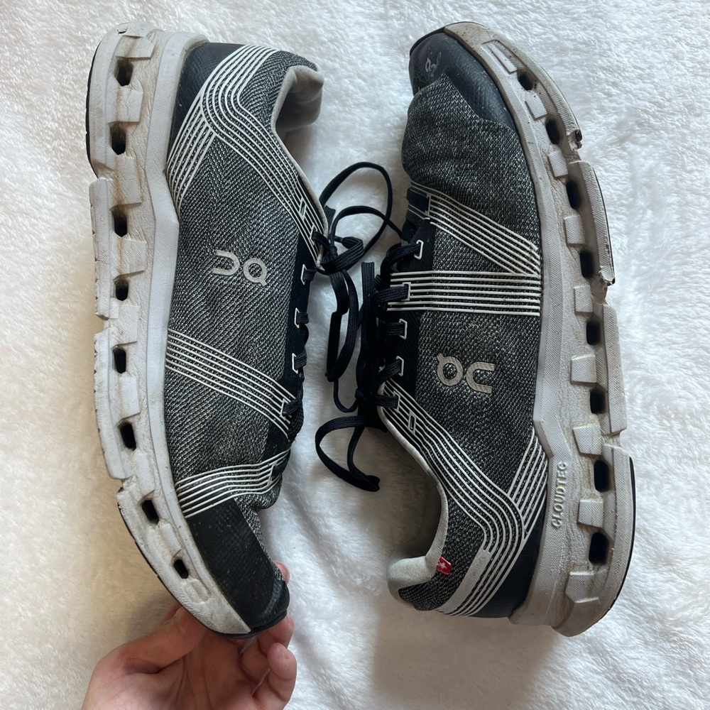 On Cloudgo men’s running sneakers in the Black/Glacier colorway